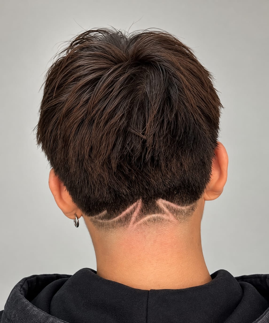 Diseño con navaja en la nuca